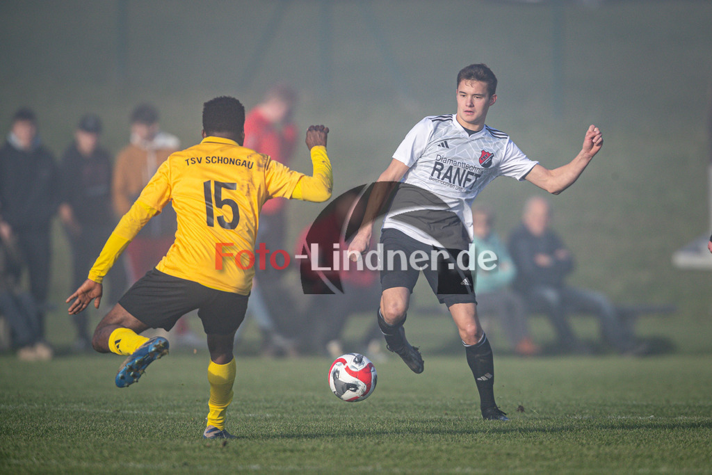 TSV Peißenberg gegen TSV Schongau | Fußball A-Klasse Oberbayern Zugspitze Herren Gruppe 8, TSV Peißenberg gegen TSV Schongau, 20241110,Johannes SCHULDES (TSVHP 13) am Ball,2024-11-10 in Eberfing (Sportpark Eberfing), Johannes SCHULDES (TSVHP 13)Copyright: WolfgangxLindner www.foto-lindner.de