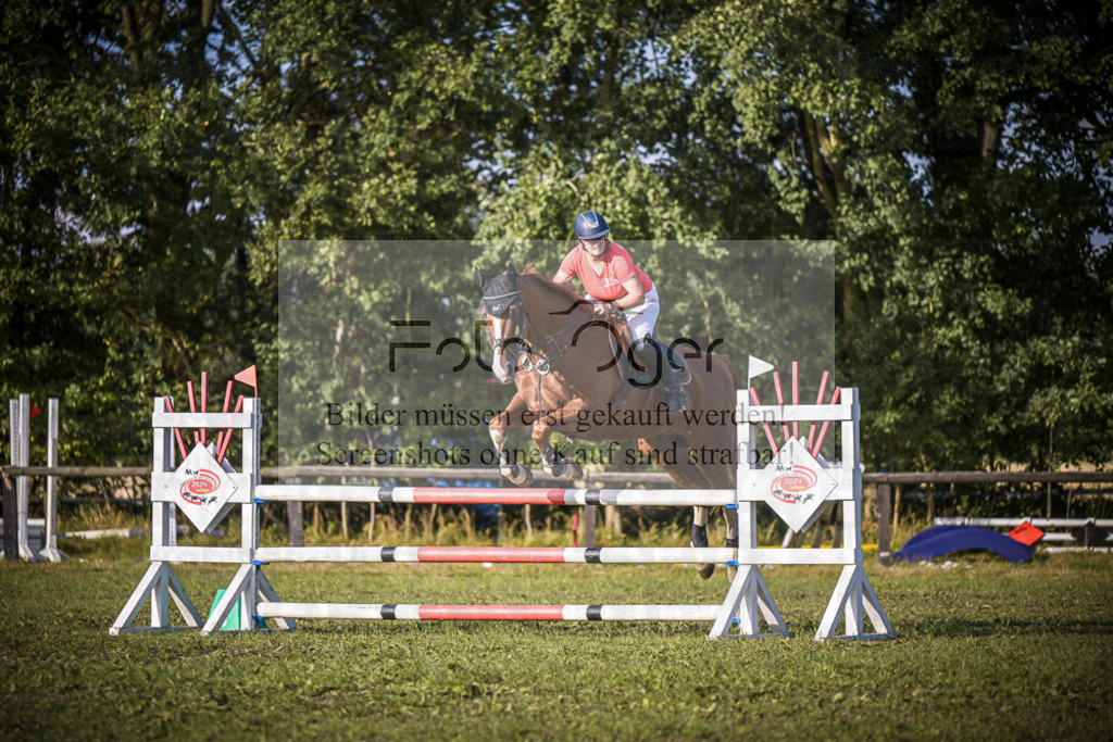 DOS_0356 | Entdecke hochwertige Reitturnierfotos von Foto Oger. Professionell, emotional und authentisch – jetzt Lieblingsmomente im Shop bestellen.Deutschlandweite Turnierfotografie. - Realisiert mit Pictrs.com