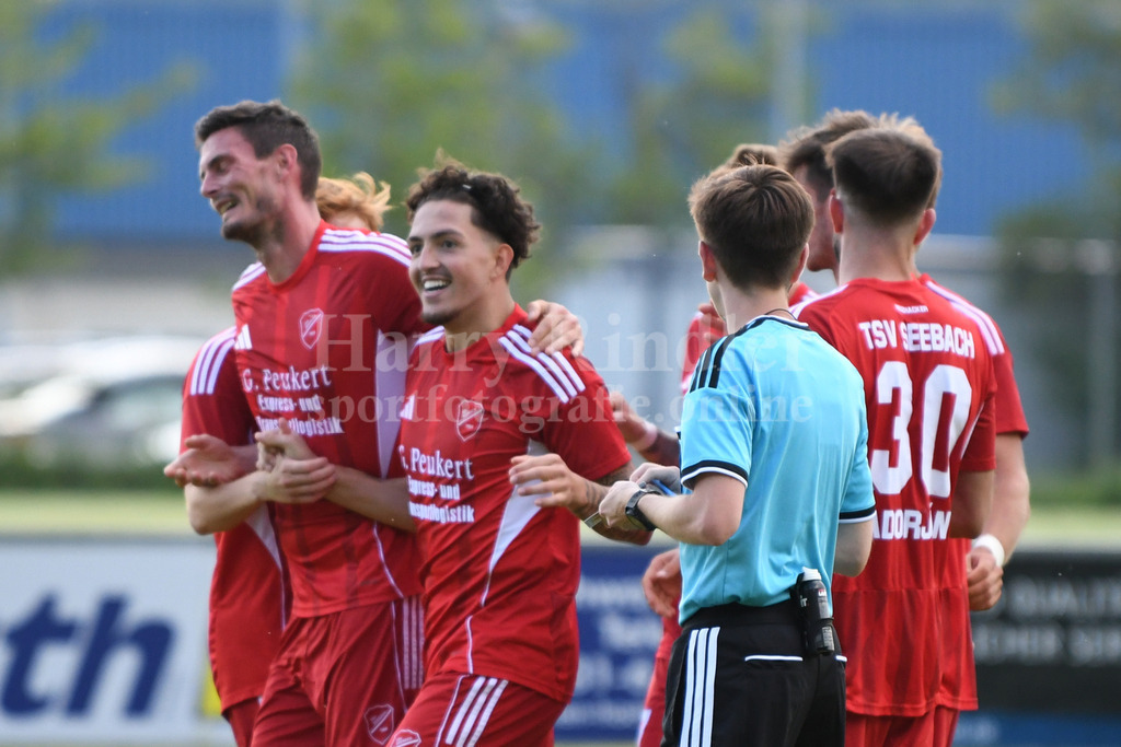 Totopokalspiel TSV Seebach : Fortuna Regensburg | Torschütze zum 2:1 Siegtreffer Michael Dietl  (TSV Seebach #11) - Realisiert mit Pictrs.com