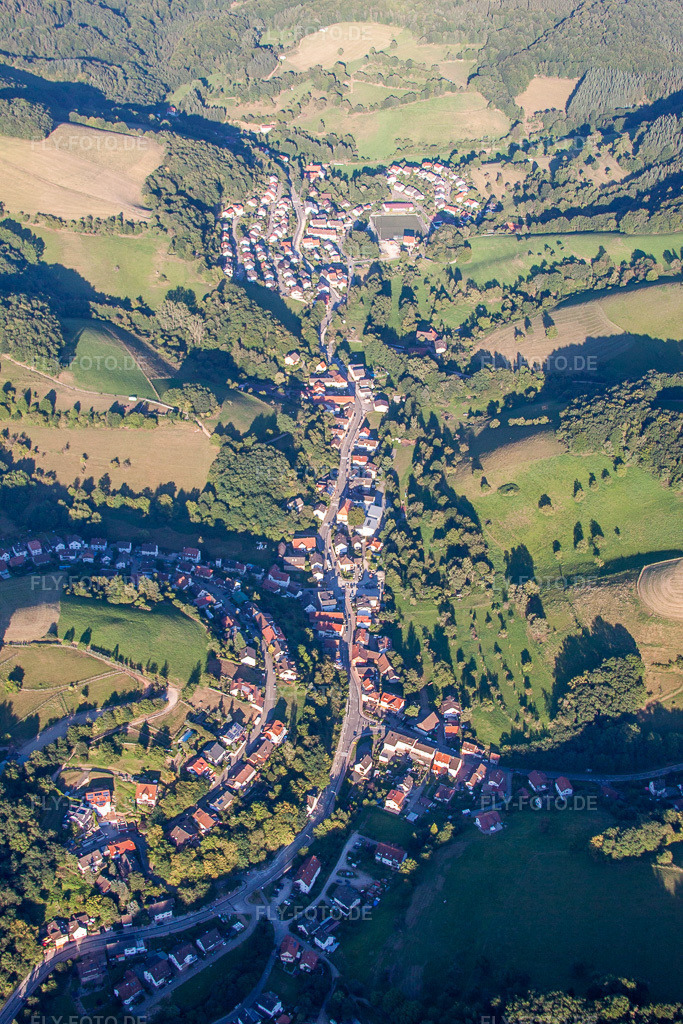 Luftbild: Ortsansicht der Straßen und Häuser der Wohngebiete im Ortsteil Trösel in Gorxheimertal im Bundesland Hessen in Deutschland. Foto: IMG_51968.jpg vom 18.08.2012 durch Werner Riehm/FLY-FOTO.de
