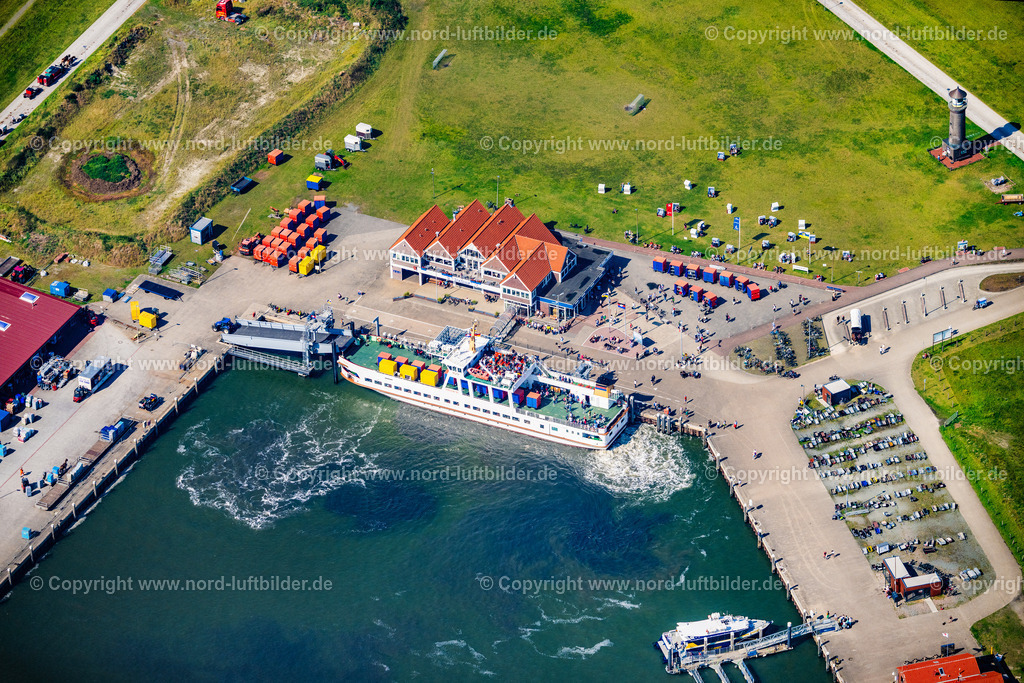 Juist_Hafen_Frisia_Vi_ELS_6034050924 | JUIST 05.09.2024 Hafenanlagen der Nordseeinsel Juist mit der Fähre "Frisia VI" im Bundesland Niedersachsen. Weiterführende Informationen bei: Inselgemeinde und Kurverwaltung Juist. // Port facilities on the North Sea island of Juist with the ferry "Frisia VI" in the state of Lower Saxony. Further information at: Inselgemeinde und Kurverwaltung Juist. Foto: Martin Elsen