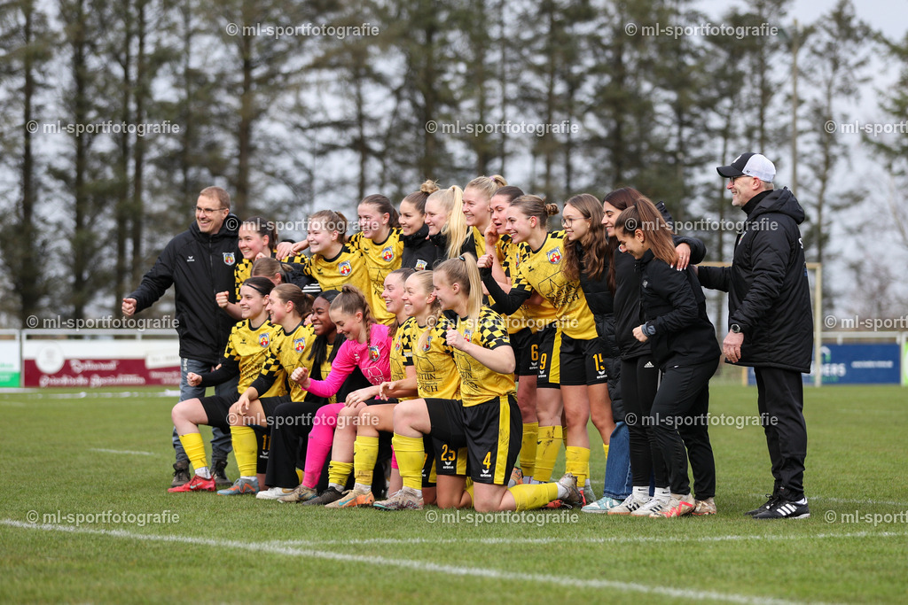 Fußball I Frauen I Saison 2025/2026 I Oberliga Schleswig-Holstein I 14. Spieltag I SV Frisia 03 Risum-Lindholm - SV Wahlstedt | ml-sportfotografie - Realisiert mit Pictrs.com