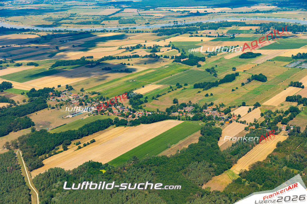 Aktuelles Luftbild von Kapern Schnackenburg - Die Luftaufnahme wurde 2022 mittels UL-Flugzeug erstellt ( keine Drohne ) - hochauflösende Kamera-Systeme von  Canon -Beste Qualität - Für grossformatige Ausdrucke geeignet. Die Geschenkidee !