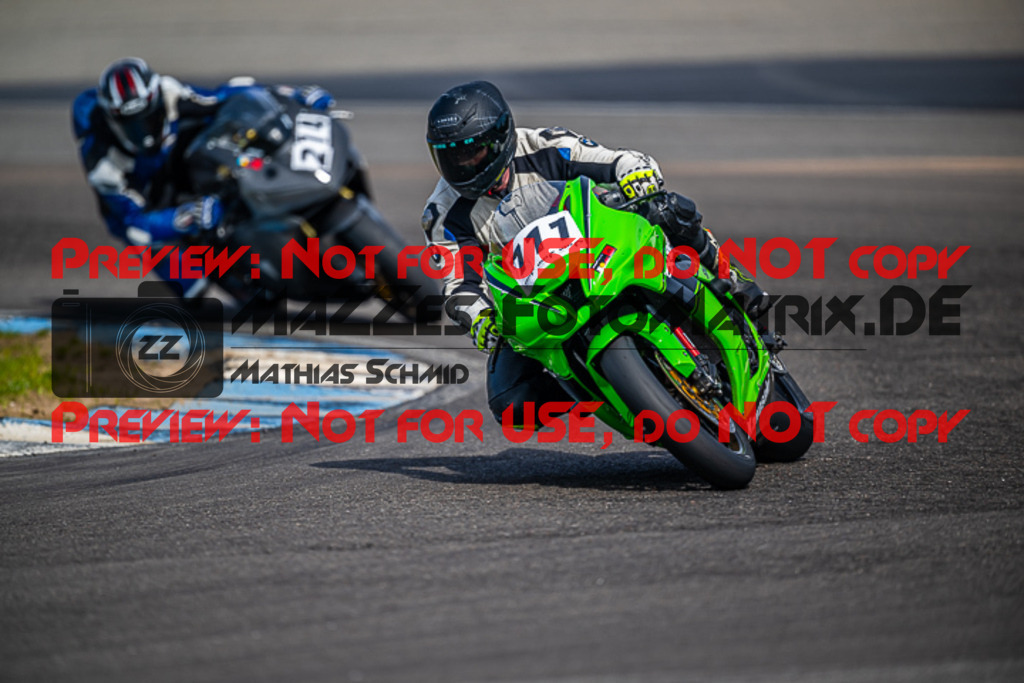 MaZZes_FotoMatrix_230410_7941 | ROT