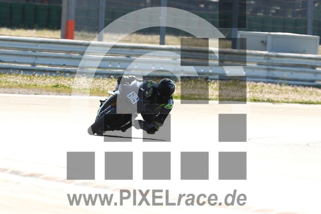 0619-20260403_05567 | Schöne Erinnerungen an spannende Momente - das festzuhalten ist unser Job. PIXELrace.de ist seit 2003 auf den Rennstrecken Europas unterwegs um die Action draußen beim Fahren und die wunderbare Stimmung imm Fahrerlager für euch einzufangen.