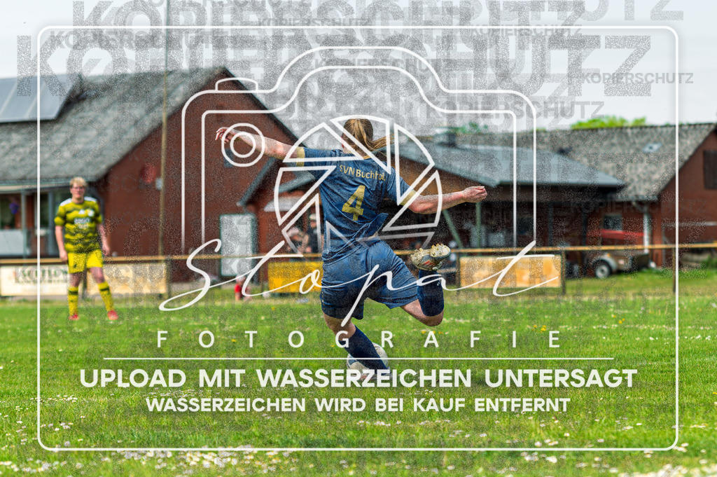 Kreisliga Damen HK - SVN Buchholz vs. SG Fulde | Merle Ruppin (#04 SVN Buchholz); Kreisliga Damen HK - SVN Buchholz vs. SG Fulde am 03.05.2026 in Sportplatz Buchholz, Buchholz (Aller) - Realisiert mit Pictrs.com