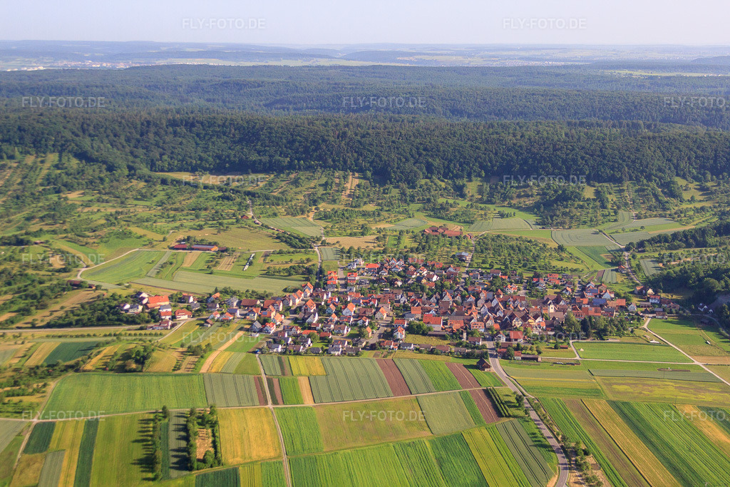 Luftbild: Ortsansicht von Süden im Ortsteil Breitenholz in Ammerbuch im Bundesland Baden-Württemberg in Deutschland. Foto: IMG_67735.jpg vom 09.06.2014 durch Werner Riehm/FLY-FOTO.de – Auflösung des Originals: 4752 x 3168 px