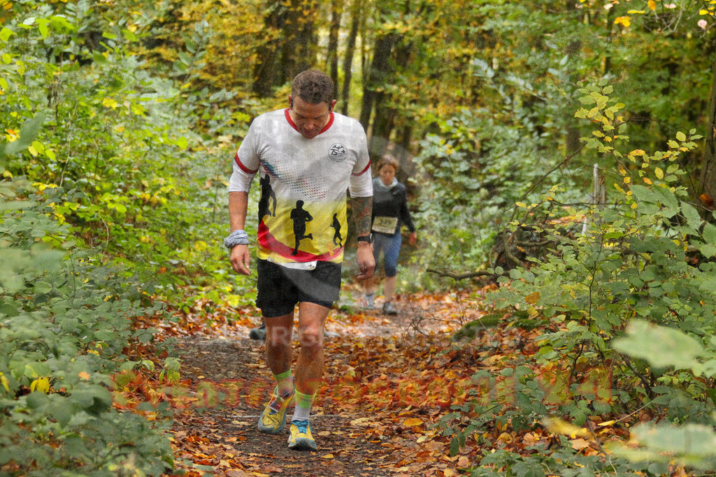251026_1320_EV4_6806 | Sportfotografie im Rhein-Sieg Kreis, Köln, Bonn, NRW, Rheinland Pfalz, Hessen, etc. Unser Tätigkeitsfeld umfasst den Laufsport vom Volkslauf über den Marathon, Duathlon, Triathon bis zum Ultralauf wie Kölnpfad Ultra oder Schindertrail.