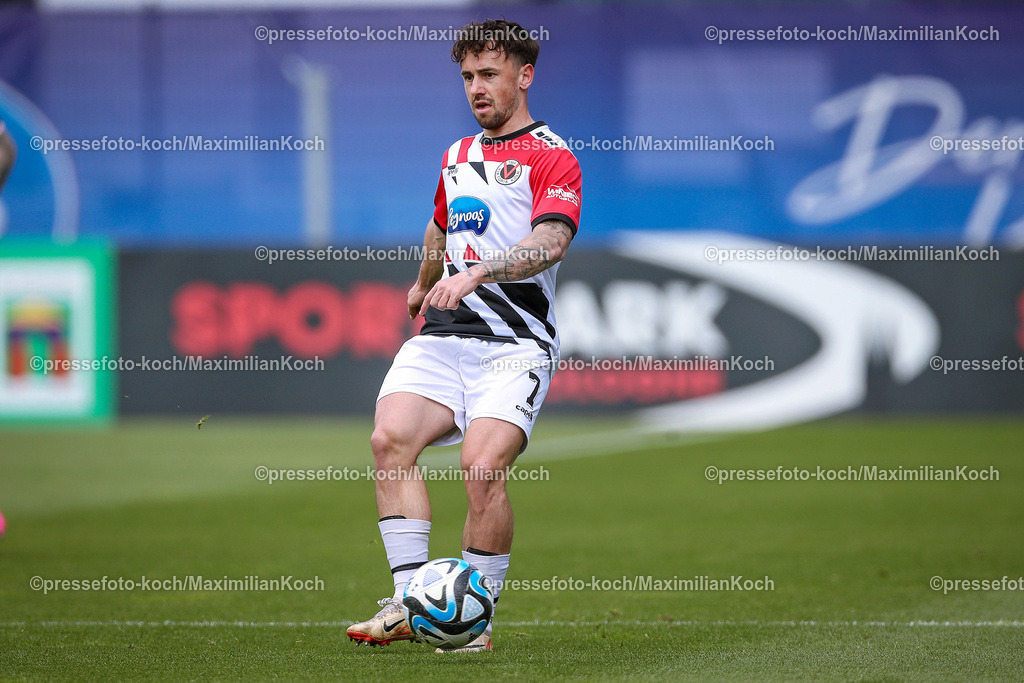 Koe3Liga27042402074 | 27.04.2024, Köln, Fußball, bwin 3. Liga Herren, Sportpark Höhenberg, 35. Spieltag, Saison 2023 2024, FC Viktoria Köln – Preußen Münster: Simon Handle (Viktoria Köln). 
DFB regulations prohibit any use of photographs as image sequences and or quasi-video.