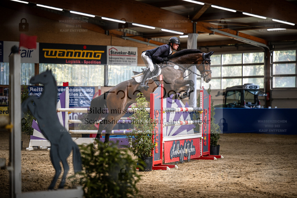 DOS_0589 | Entdecke hochwertige Reitturnierfotos von Foto Oger. Professionell, emotional und authentisch – jetzt Lieblingsmomente im Shop bestellen. - Realisiert mit Pictrs.com