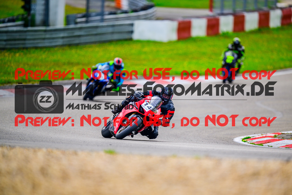 MaZZes_FotoMatrix_240910_6007705_9330 | WEISS