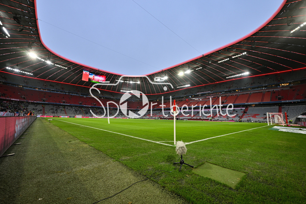 FC Bayern München - 1. FSV Mainz 05 | MUNICH, GERMANY - 14. DECEMBER: das zweite Sonntagsspiel der Bundesliga findet heute in München statt / Sybolbild / während dem Match zwischen den Augsburger Panthern und dem ERC Ingolstadt am 27. Spieltag der Penny DEL im Curt Frenzel Stadion / DFL REGULATIONS PROHIBIT ANY USE OF PHOTOGRAPHS AS IMAGE SEQUENCES AND/OR QUASI-VIDEO
