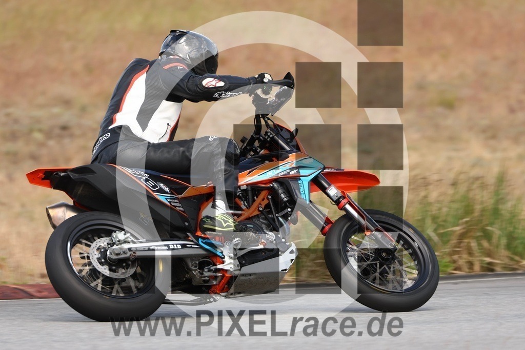 0278-20250531_10997 | Schöne Erinnerungen an spannende Momente - das festzuhalten ist unser Job. PIXELrace.de ist seit 2003 auf den Rennstrecken Europas unterwegs um die Action draußen beim Fahren und die wunderbare Stimmung imm Fahrerlager für euch einzufangen.