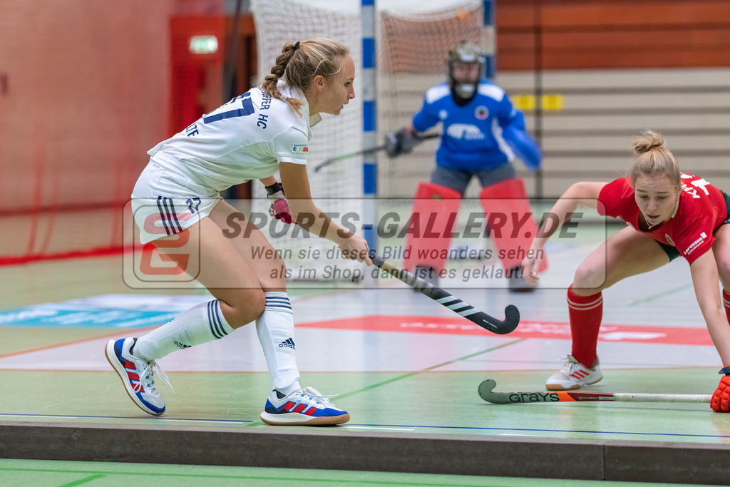 HK_20221126_101675 | 1. Bundesliga ( Halle ) Damen Crefelder HTC - Düsseldorfer HC am 27.11.2022 Crefelder HTC, Krefeld , Lisa Nolte ( Düsseldorfer HC #17 )