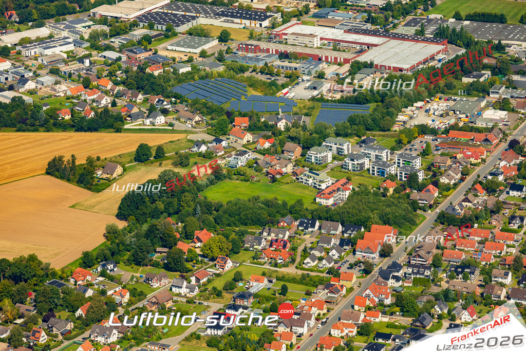 Luftaufnahme Helpup Oerlinghausen - Die Luftaufnahme wurde 2025 vom UL-Flugzeug heraus erstellt ( ohne Drohne ) - Hochauflösende Luftaufnahme - für professionelle Ausdrucke geeignet. Die Geschenkidee !Mit Lizenz und Bildrechte bestellbar