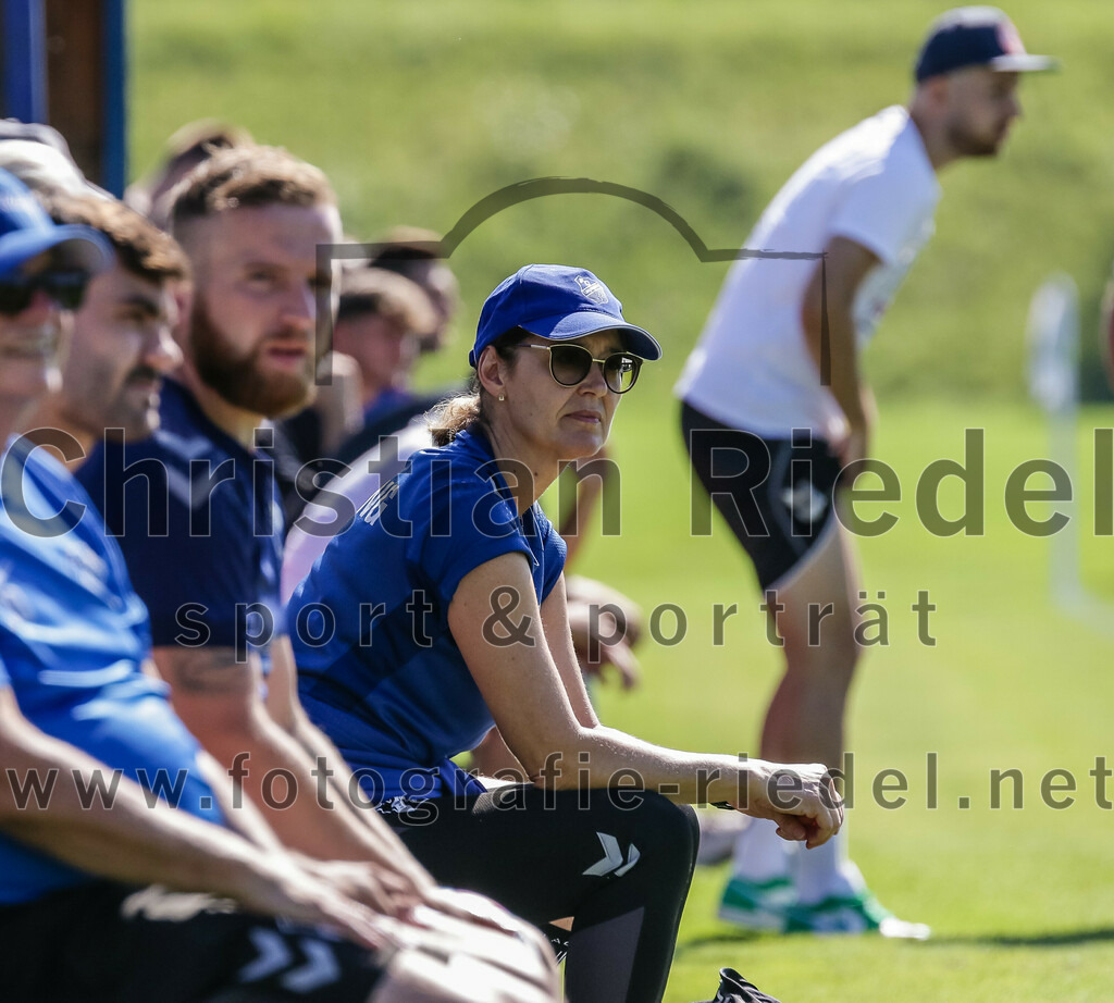 2023-09-16_022_FC_Langengeisling_gegen_TSV_Dorfen | Erding, Deutschland, 16.09.2023:
Fußball, Bezirksliga Oberbayern Ost 2023 / 2024, 9. Spieltag, FC Langengeisling gegen TSV Dorfen, Endergebnis: 3:1

Physio Jana Otto (FC Langengeisling)

Foto: Christian Riedel / fotografie-riedel.net
