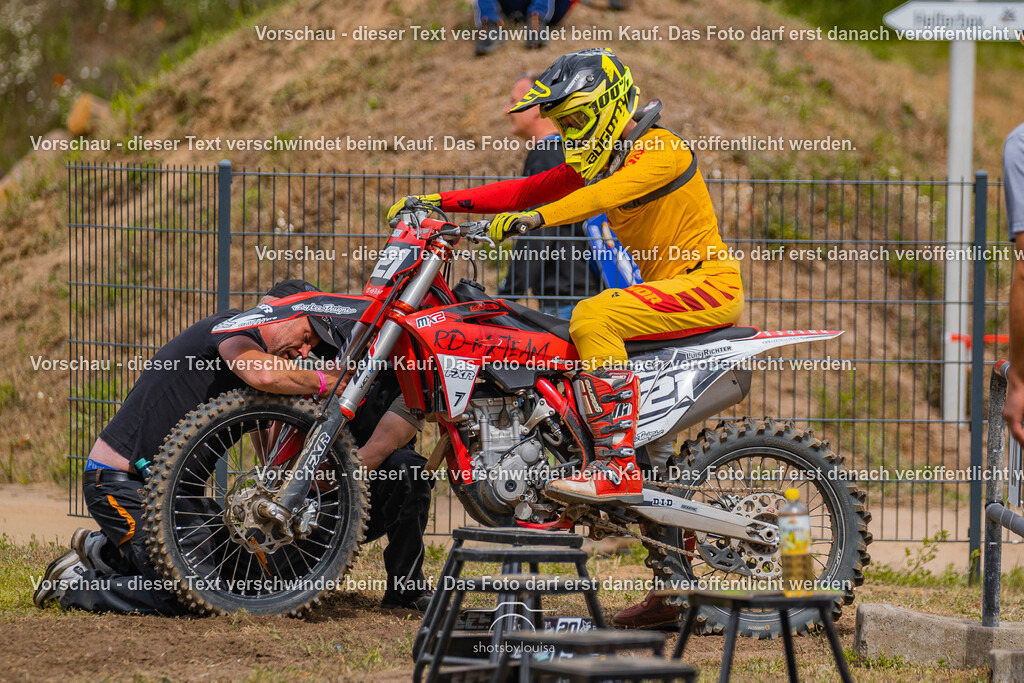 05_17_GroßGlienicke_clubsport-0495 | Sportfotografin aus Berlin-Brandenburg mit Fokus auf Motocross. Ich halte deine sportliche Leistung und echte Emotionen auf und neben der Strecke professionell fest. Entdecke die Fotos von deinem Rennen und bestelle sie direkt hier im Shop.