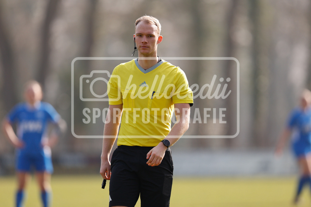 Fußball I Frauen I Saison 2025-2026 I Oberliga Niedersachsen I 15. Spieltag I SV Meppen 1912 e.v. U20 2 - BW Hollage -71 | Florian Buß (Schiedsrichter) - Realisiert mit Pictrs.com