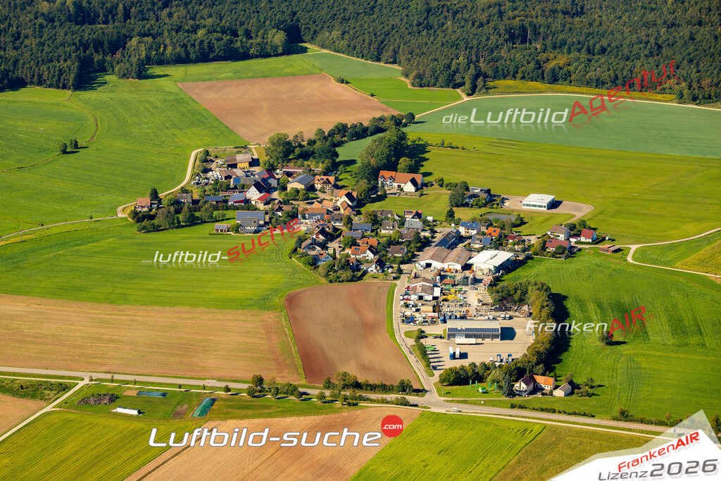 Das Luftbild zeigt : Wüstenbruck Ansbach - Die Luftaufnahme wurde 2023 vom UL-Flugzeug aus erstellt ( keine Drohne ) - Hochauflösende Luftaufnahme - Für grossformatige Ausdrucke geeignet. Die Geschenkidee !Mit Lizenz und Bildrechte bestellbar