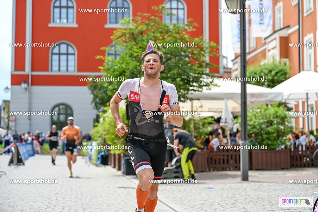 SZI_6524 | Stadttriathlon Erding 2025. #yourpictrs #sportshot_your_pictrs @Sportshotphotography #stadttriathlonerding Copyright: www.sportshot.de