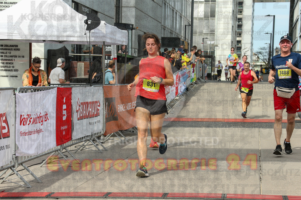 250920_1334_EX1_5533 | Sportfotografie im Rhein-Sieg Kreis, Köln, Bonn, NRW, Rheinland Pfalz, Hessen, etc. Unser Tätigkeitsfeld umfasst den Laufsport vom Volkslauf über den Marathon, Duathlon, Triathon bis zum Ultralauf wie Kölnpfad Ultra oder Schindertrail.