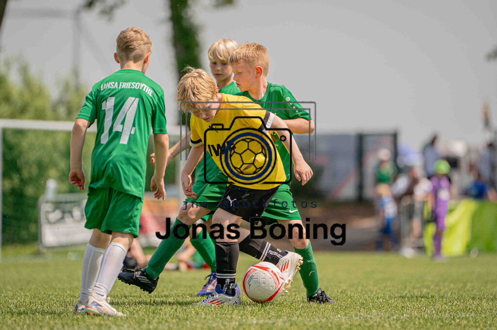 Fußball I E-Junioren I Saison 2025-2026 I OM-Cup Lüsche I Sonntag  I 23662 | jns.sportfotos - Realisiert mit Pictrs.com