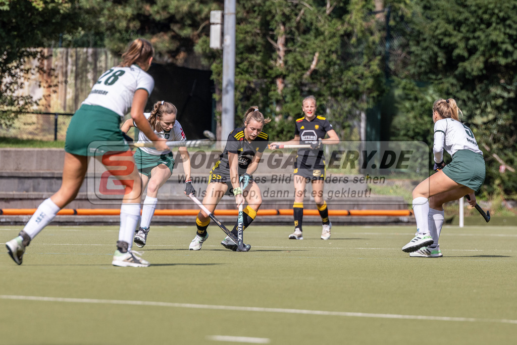 MJ_01.10.2023_F_UHTC-HTHC-21 | Isabel von Gersum (Harvestehuder THC #55), Uhlenhorst Mülheim - Harvestehuder THC am 1.10.2023 im Waldstadion, Mülheim a. d. Ruhr