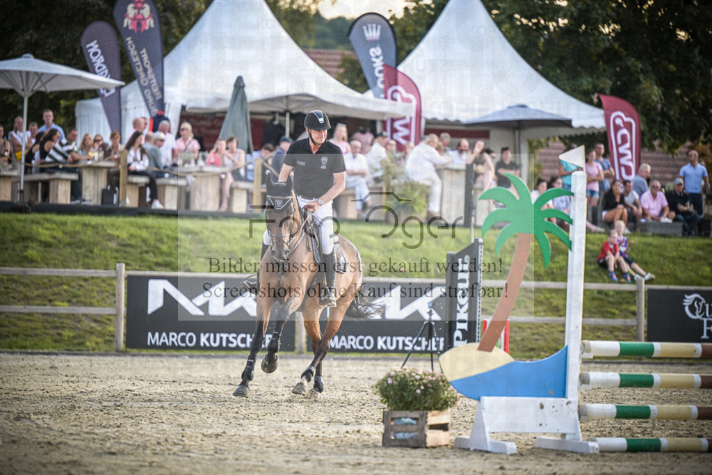 DOS_1056 | Entdecke hochwertige Reitturnierfotos von Foto Oger. Professionell, emotional und authentisch – jetzt Lieblingsmomente im Shop bestellen.Deutschlandweite Turnierfotografie. - Realisiert mit Pictrs.com