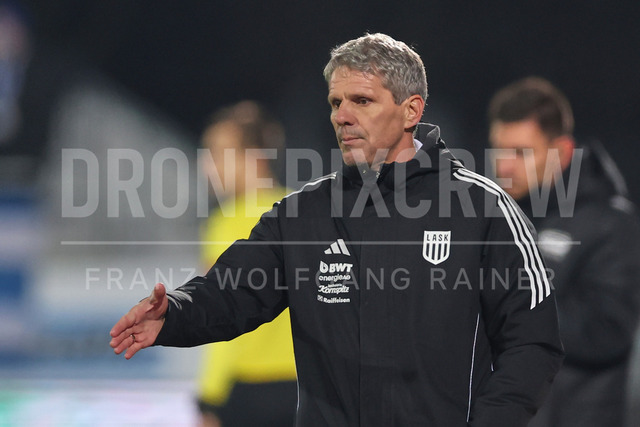 UEFA Europa League 2025/26: SK Sturm Graz vs SK Brann | Graz, Austria, 29.JAN.26 - SOCCER - UEFA Europa League, SK Sturm Graz vs SK Brann Bergen. The image shows headcoach Dietmar Kuehbauer (Lask).