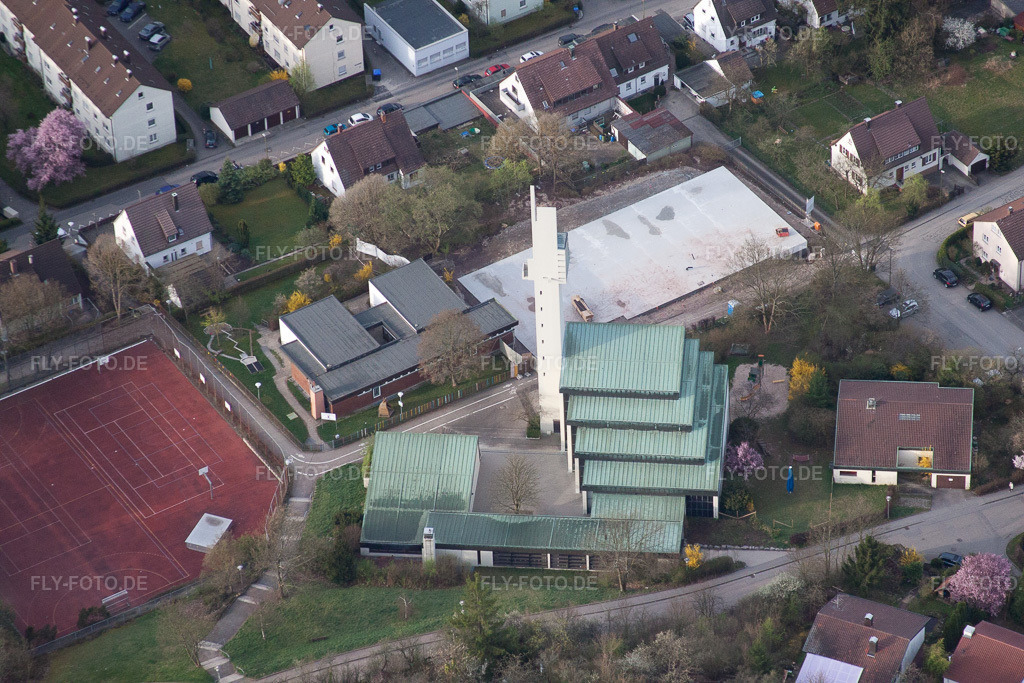 Luftbild: Versöhnungskirche im Ortsteil Ramtel in Leonberg im Bundesland Baden-Württemberg in Deutschland. Foto: IMG_39173.jpg vom 03.04.2011 durch Werner Riehm/FLY-FOTO.de