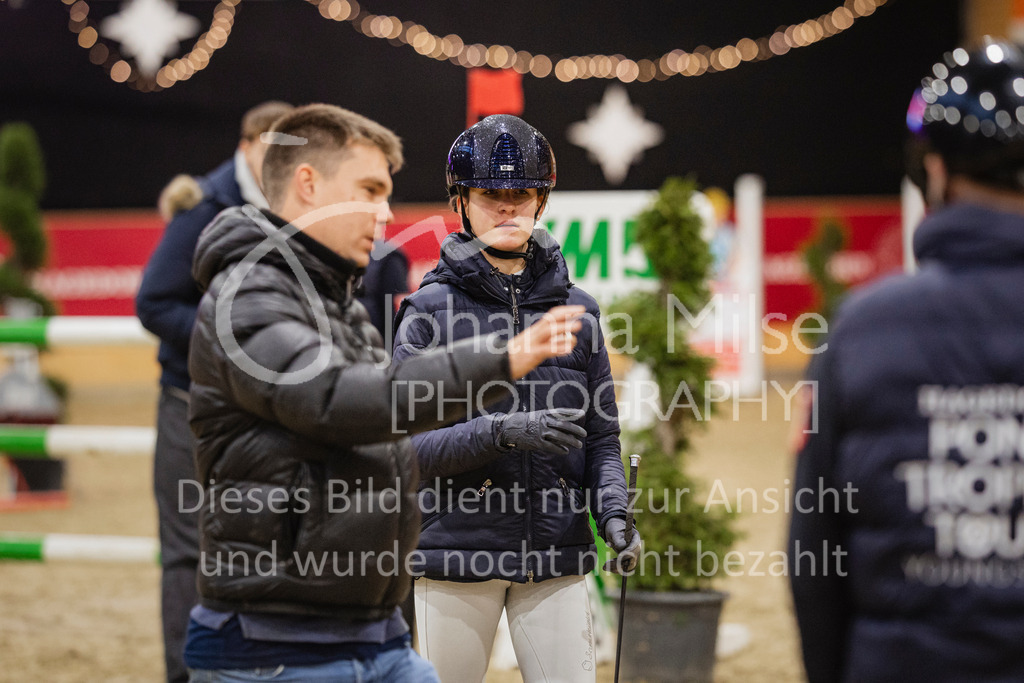 231118_PonyTrophy-210 | Deine schönsten Turniermomente als professionelle Fotos! Entdecke hochwertige Pferdesport-Fotografie im Online-Shop. Jetzt Fotos finden & bestellen!