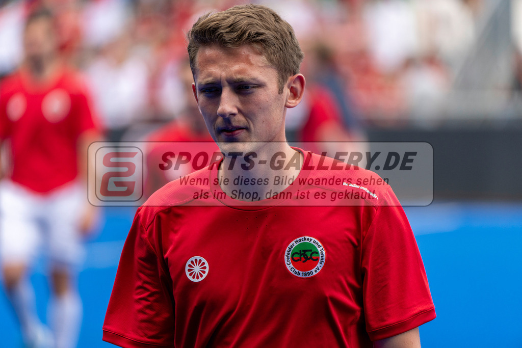 Final4_20250601-1307-HK108441 | Krefeld, Deutschland, 01.06.2025:  Feldhockey Final4 2025 – „Deutsche Feldhockey-Meisterschaften 2025“ Crefelder HTC - Rot-Weiss Köln (Finale Herren) im Gerd-Wellen-Hockeyanlage am 01.06.2025 in Krefeld, Deutschland. (Foto von Kramhöller/Fehrmann/Kaste)Krefeld, Germany, 01.06.2025: Feldhockey Final4 2025 – „Deutsche Feldhockey-Meisterschaften 2025“ Harvestehuder HTC - Düsseldorfer HC (Finale Damen) in Gerd-Wellen-Hockeyanlage at 01.06.2025 in Krefeld, Deutschland. (Foto from Kramhöller/Fehrmann/Kaste)