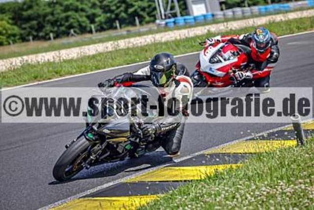 pube3031 | Professionelle Fotos von Sportveranstaltungen, aber auch Hochzeiten und anderen Events. - Realisiert mit Pictrs.com