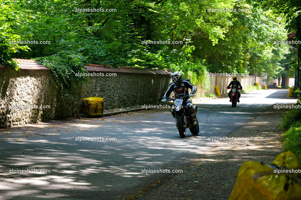 P1036750 | Erleben Sie atemberaubende, hochqualitative Fotos Ihrer Fahrt entlang der malerischen Alpenstraßen. Besuchen Sie alpineshots.com, um professionelle Aufnahmen Ihrer unvergesslichen Reise zu finden und zu kaufen - Realisiert mit Pictrs.com