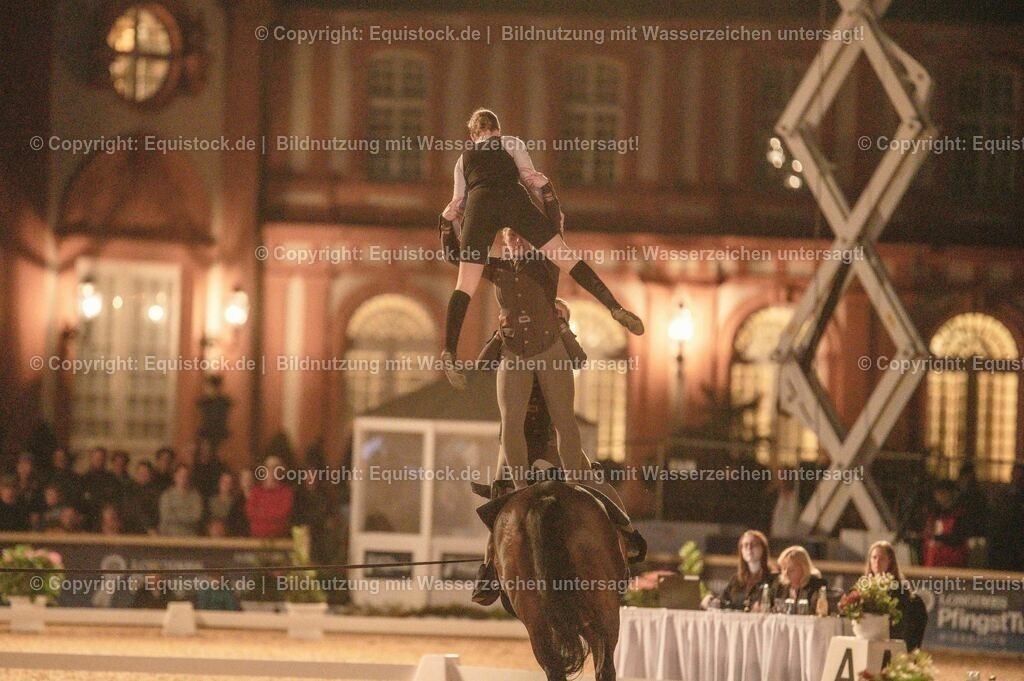 20230527_Voltigieren_NASPA_Flutlicht_1201 | equistock