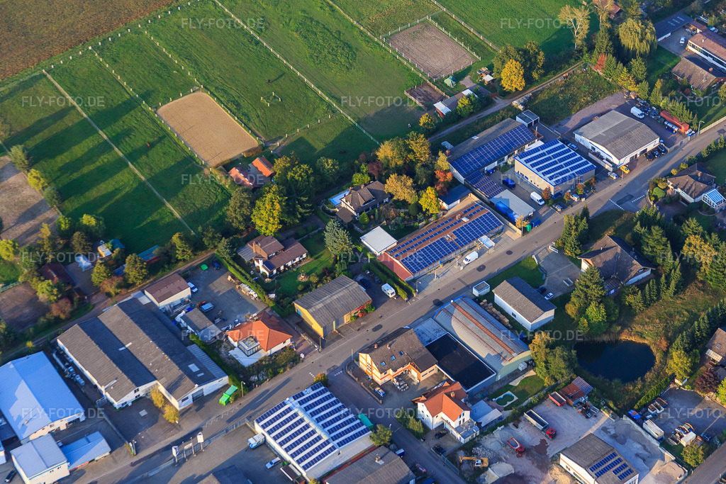 Luftbild: Industriegebiet Am Kleinwald mit Bestattung Klaus Werling, bx-pack GmbH und Stefan Roeller Kfz-Reparaturwerkstatt in Herxheim bei Landau im Bundesland Rheinland-Pfalz in Deutschland.Foto: IMG_073932.jpg vom 03.10.2014 durch Werner Riehm/FLY-FOTO.deAuflösung des Originals: 5472 x 3648 pxWWW.BESTATTUNGEN-WERLING-KLAUS.DE