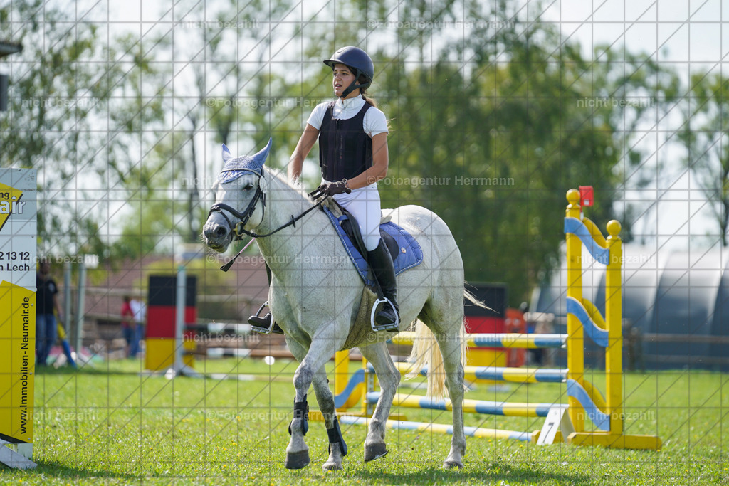 20230917-FAH09542 | Landsberg am Lech, 2023, Kaufbeuren, Kempten, Allgäu, Turnierfotografen Bayern, Fotoagentur Herrmann, Turnierbilder, Reitsport Fotos, Pferdefotograf, Augsburg, Bad Tölz, Dachau, Karlsfeld, Memmingen, Buchloe, Schwabmünchen