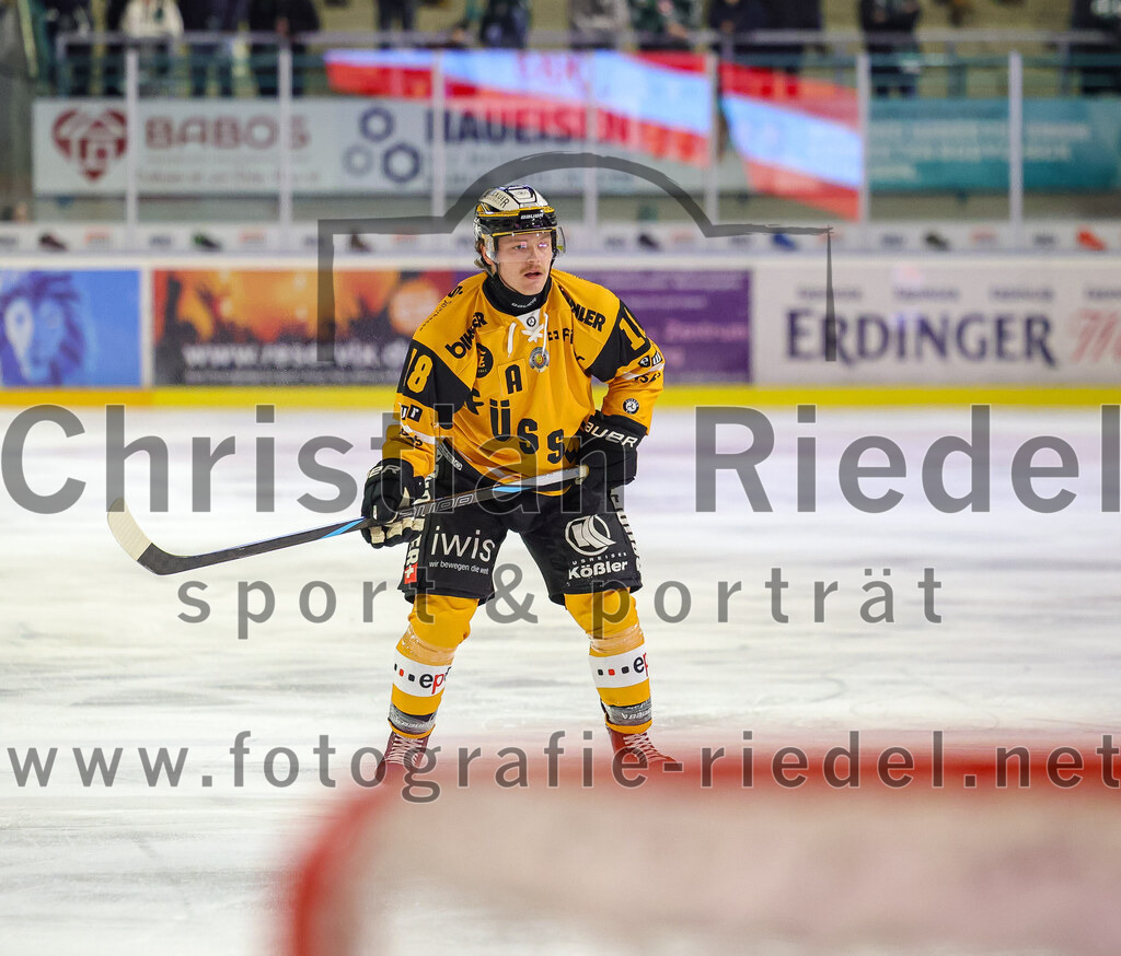 2025-11-02_026_TSV_Erding_gegen_EV_Fuessen | Erding, Deutschland, 02.11.2025:Eishockey, Oberliga Süd 2025 / 2026, 15. Spieltag, TSV Erding gegen EV Füssen, Endergebnis: 2:6Bauer Neudecker (EV Füssen, #18)Foto: Christian Riedel / fotografie-riedel.net