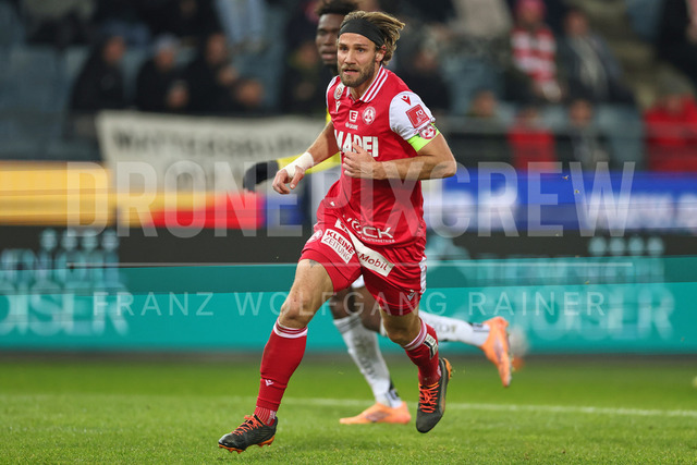 Austrian Bundesliga: Grazer AK 1902 vs LASK | GRAZ, AUSTRIA, 13.DEC.25 - SOCCER - ADMIRAL Bundesliga, Grazer AK 1902 vs LASK. The image shows Daniel Maderner (GAK).