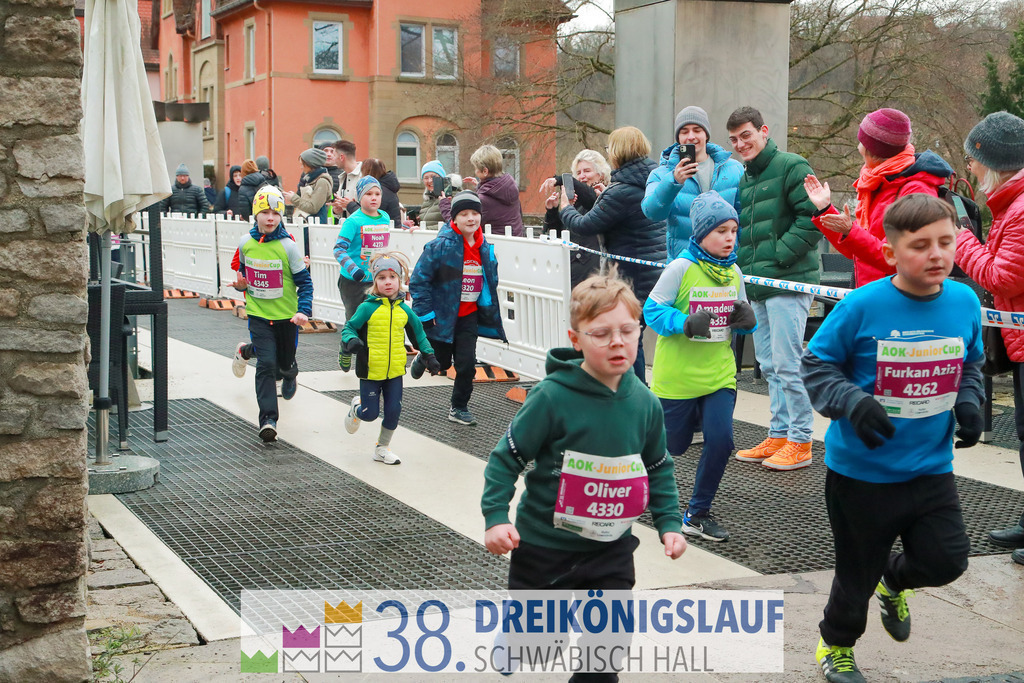 400m AOK Junior Cup | 3 Koenigslauf 2024 400m AOK Junior Cup - Realisiert mit Pictrs.com