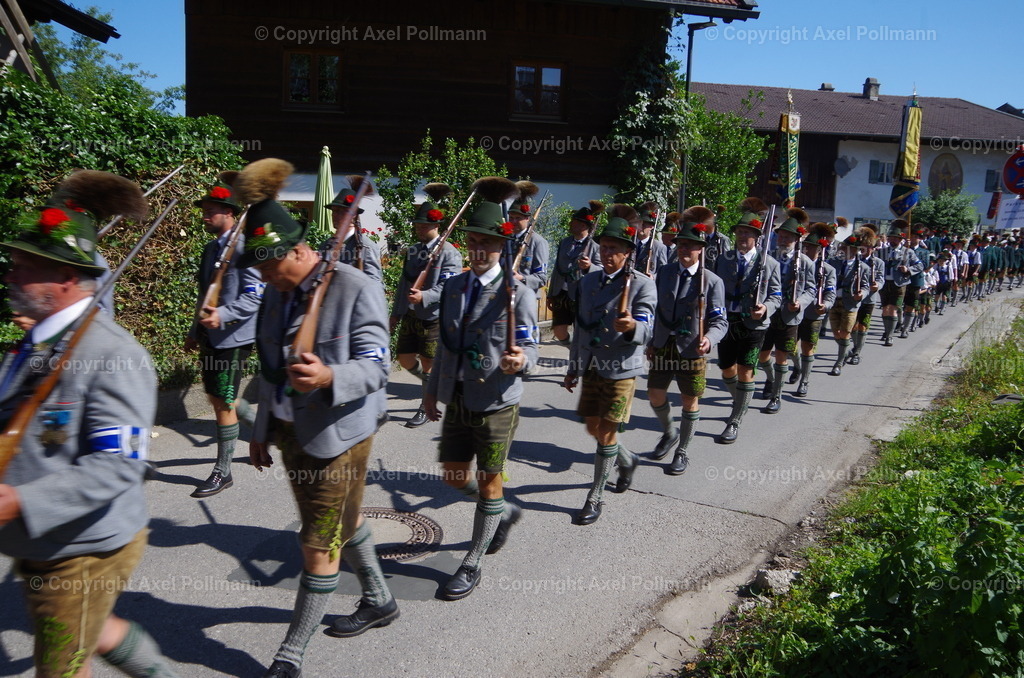 IMGP5604 | fotografiert von Axel PollmannLeonhardi Wallfahrt Benediktbeuern und Murnau, Fronleichnam, Fasching, Landschaft im Loisachtal und Benediktbeuern  - Realisiert mit Pictrs.com