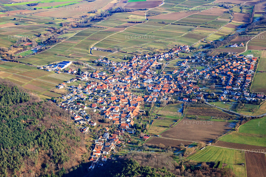Luftbild: Ortsansicht von Westen im Ortsteil Rechtenbach in Schweigen-Rechtenbach im Bundesland Rheinland-Pfalz in Deutschland. Foto: IMG_48360.jpg vom 11.12.2011 durch Werner Riehm/FLY-FOTO.deAuflösung des Originals: 4752 x 3168 px