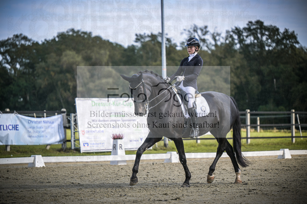 DOS_0237 | Entdecke hochwertige Reitturnierfotos von Foto Oger. Professionell, emotional und authentisch – jetzt Lieblingsmomente im Shop bestellen.Deutschlandweite Turnierfotografie. - Realisiert mit Pictrs.com