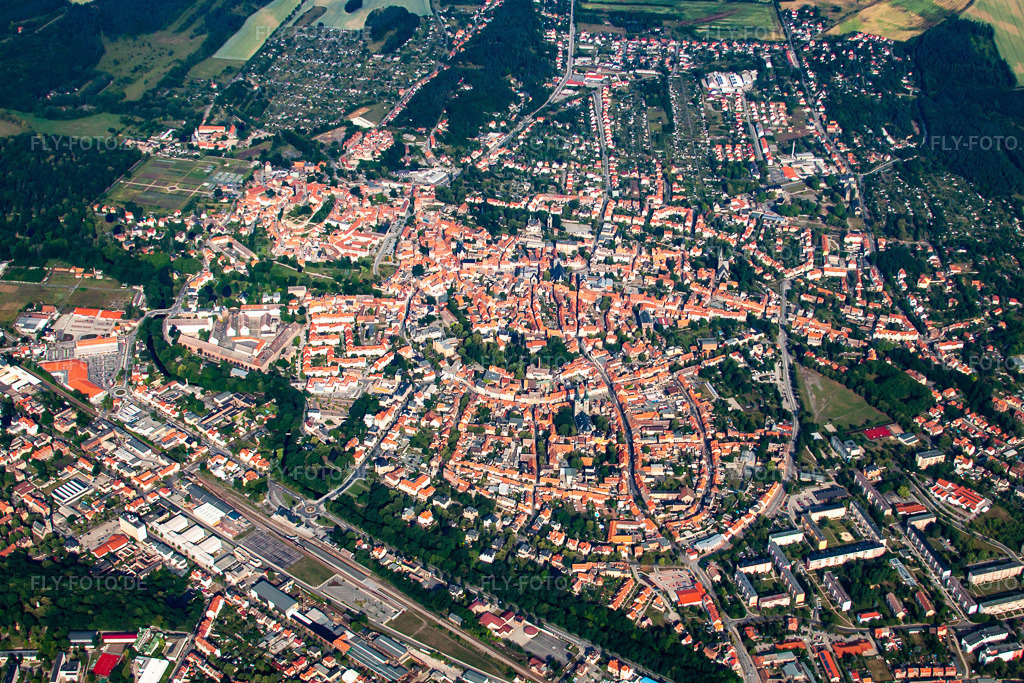 Luftbild: Breite Straße in Quedlinburg im Bundesland Sachsen-Anhalt in Deutschland. Foto: IMG_41952.jpg vom 25.06.2011 durch Werner Riehm/FLY-FOTO.de