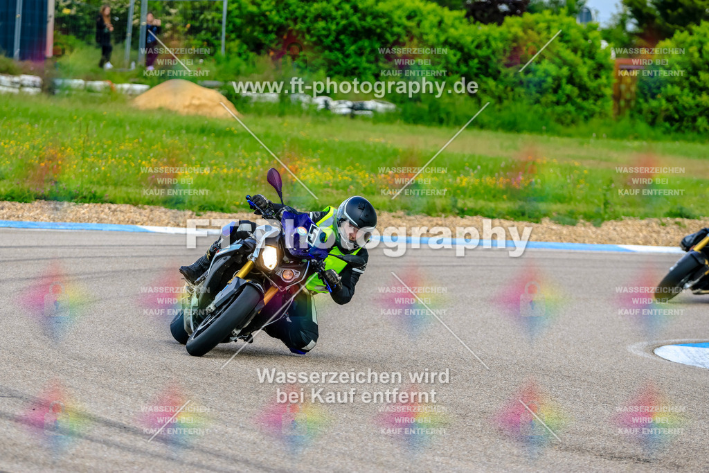 MotoTeam-9085 | Hier findet Ihr Bilder von Touristenfahrten auf der Nürburgring Nordschleife oder von anderen Veranstaltungen die ich besucht habe. Viel Spass beim Durch Schauen 