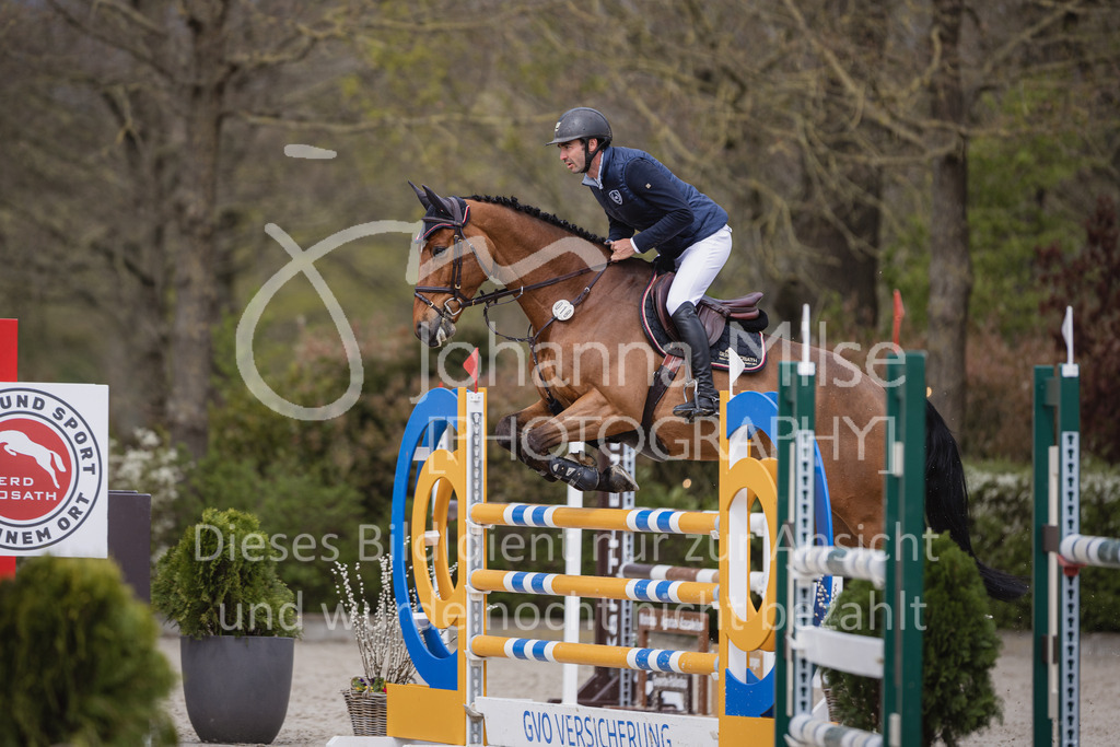 230426_HofSosath_M1-Spr-927 | Deine schönsten Turniermomente als professionelle Fotos! Entdecke hochwertige Pferdesport-Fotografie im Online-Shop. Jetzt Fotos finden & bestellen!