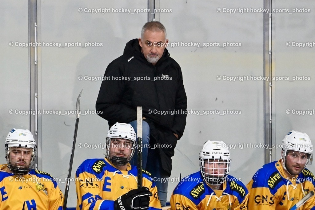ESC Steindorf vs. EHC Althofen 13.1.2024 | Spielerbank EHC Althofen, Headcoach EHC Althofen Ressmann Gerald