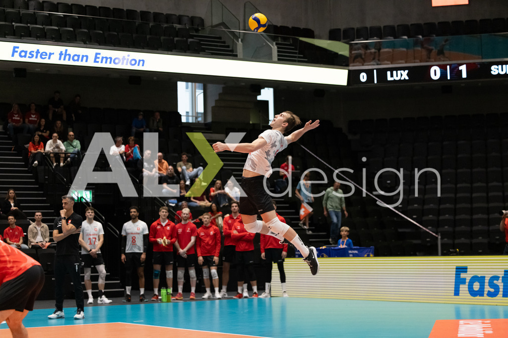 Luxembourg v Switzerland - CEV European League Men | KRIENS, SWITZERLAND - JUNE 12: CYRIL KOLB of Switzerland serve during the CEV European League match between Luxembourg and Switzerland at Pilatus Arena on June 12, 2026 in Kriens, Switzerland. - Realisiert mit Pictrs.com