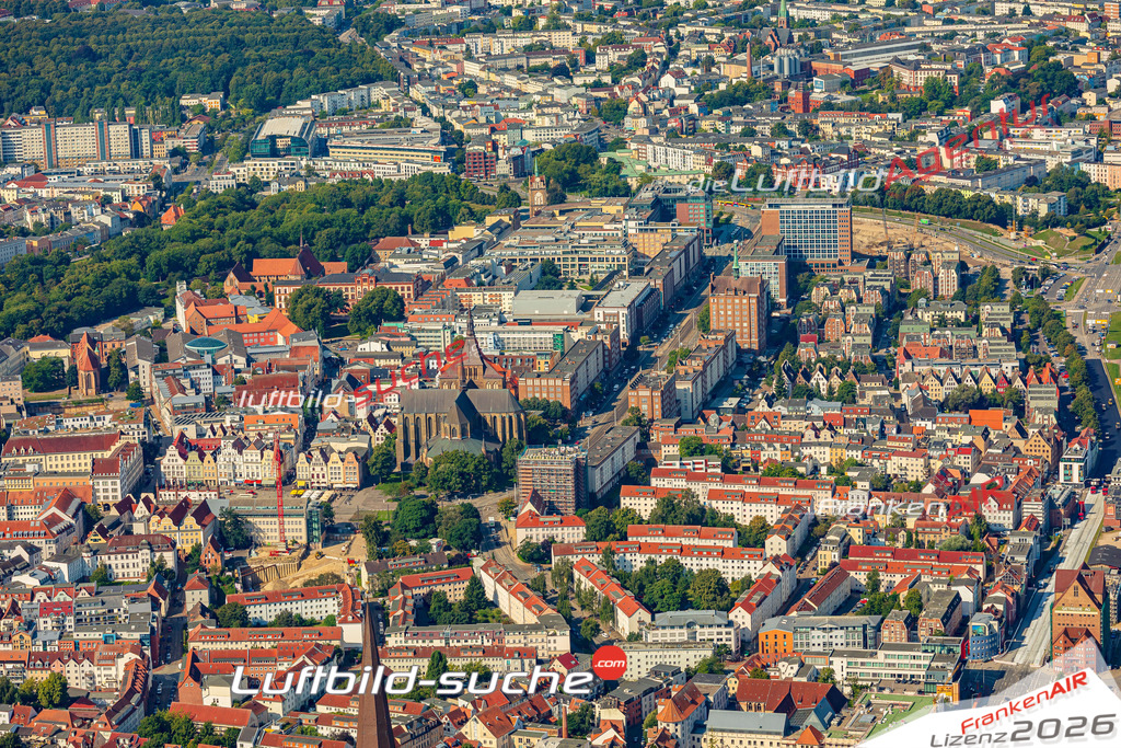 Klassische Luftaufnahme ohne Drohne zeigt:Lange Straße bei Rostock - Die Luftbildaufnahme wurde 2025 vom UL-Flugzeug heraus erstellt ( keine Drohnenaufnahme ) - Hochauflösende Luftaufnahme -Nicht vergleichbar mit Google Maps oder Satelittenbilder- Die Geschenkidee !Mit Lizenz und Bildrechte bestellbar