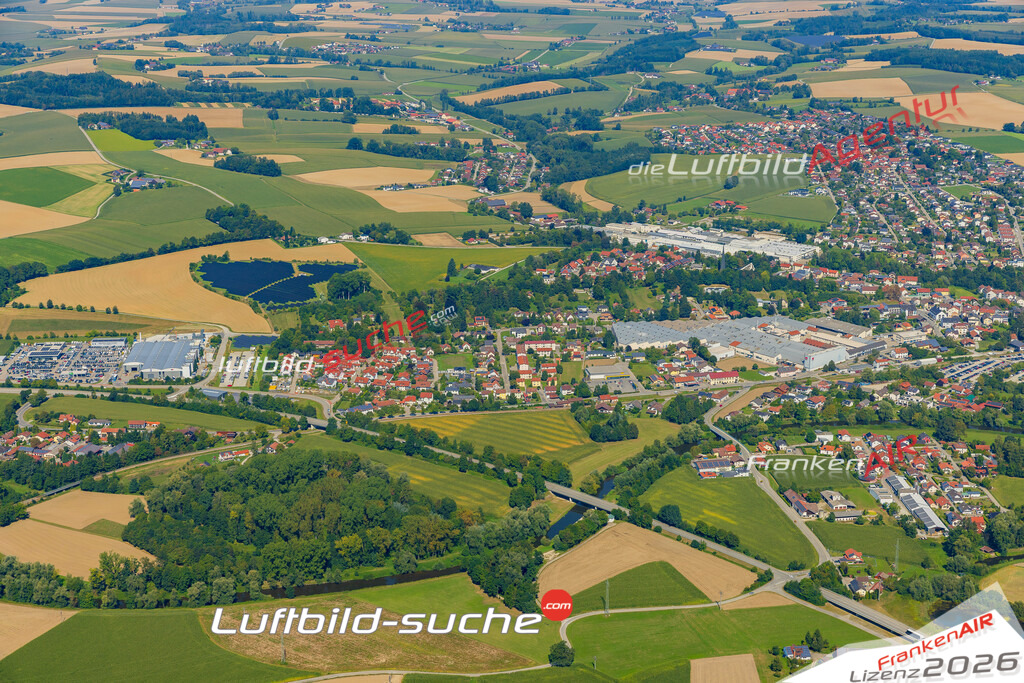 Luftaufnahme von Ruhstorf an der Rott - Die Luftaufnahme wurde 2025 vom UL-Flugzeug heraus erstellt ( keine Drohne ) - Hochauflösende Luftaufnahme - für professionelle Ausdrucke geeignet. Die Geschenkidee !Mit Lizenz und Bildrechte bestellbar